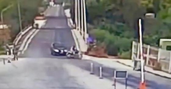 Φωτογραφία ντοκουμέντο από τη στιγμή της σύγκρουσης